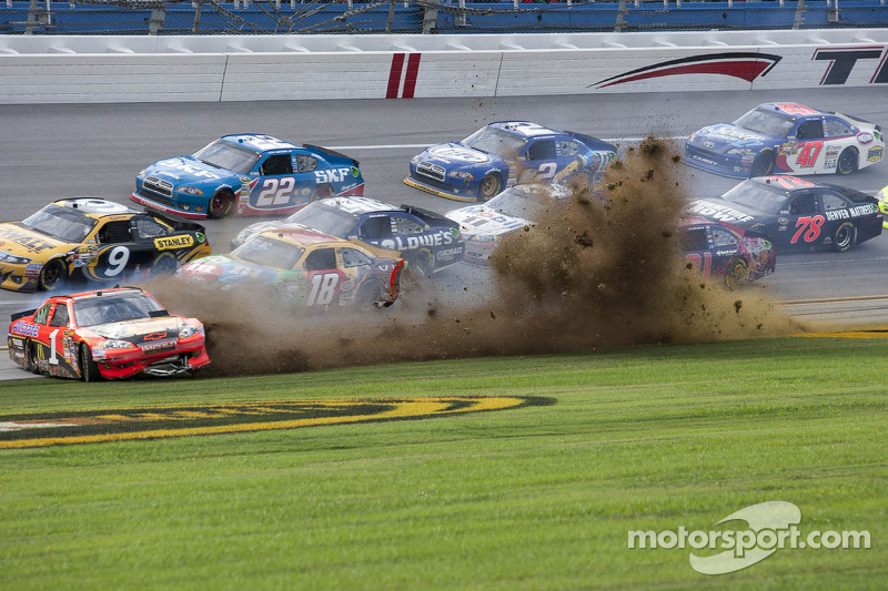 Herbst 2012: Crash von Jamie McMurray