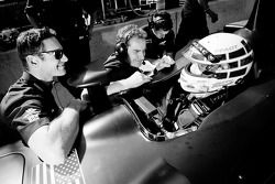 Johnny O'Connell tests the #0 Nissan DeltaWing Project 56 Nissan talks with Ben Bowlby and Gunnar Jeannette