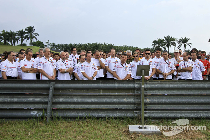Homenaje a Marco Simoncelli por Fausto Gresini de San Carlo Honda Gresini