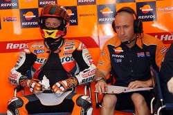 Casey Stoner, Repsol Honda Team, et son ingénieur Cristian Gabarrini