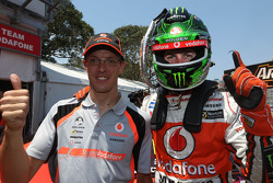 Los ganadores de la pole, Jamie Whincup y Sébastien Bourdais, Team Vodafone