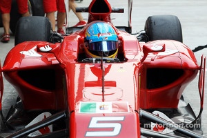 Fernando Alonso, Ferrari with the flag of Italian navy in support for two Italian sailors charged with killing Indian fishermen