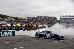 Race winner Jimmie Johnson, Hendrick Motorsports Chevrolet