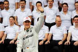 Michael Schumacher, Mercedes AMG F1 at a farewell to F1 team photograph