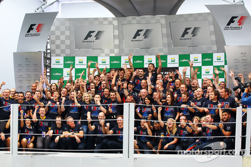 Red Bull celebra el tricampeonato del mundo de Sebastian Vettel en 2012