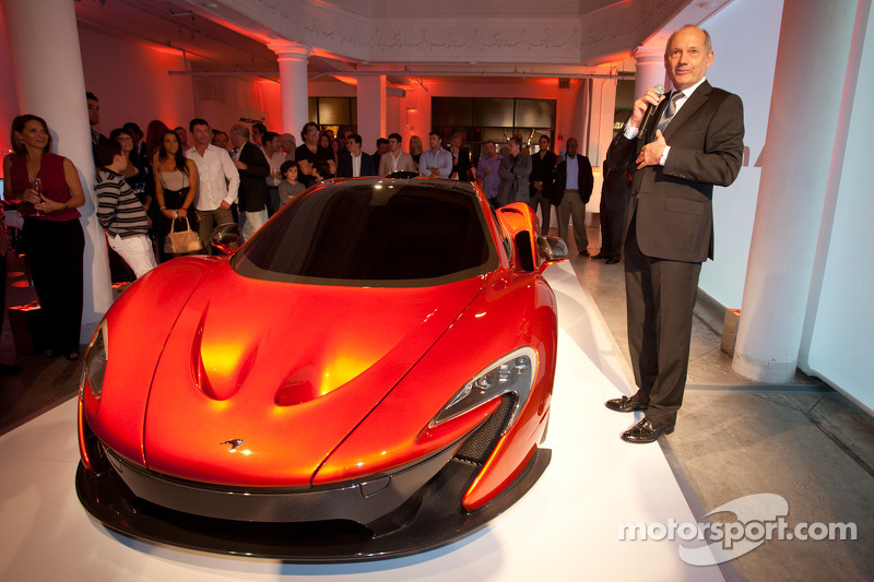 Ron Dennis presenta el McLaren P1