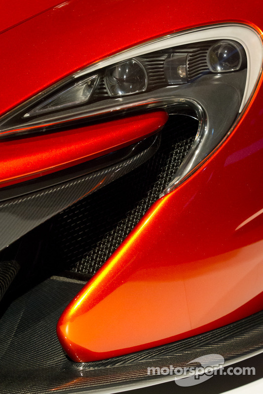 McLaren P1 headlight