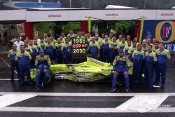 The Minardi-Fondmetal team celebrates 250 Grand Prix