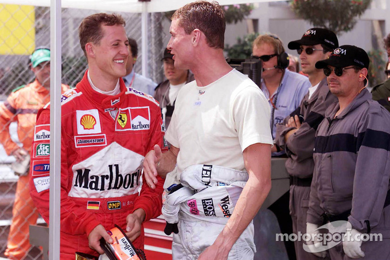 Ganador de la pole Michael Schumacher, y tercer puesto David Coulthard