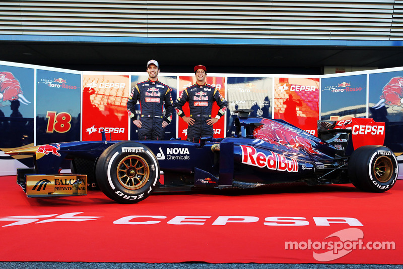 Jean-Eric Vergne, Scuderia Toro Rosso and team mate Daniel Ricciardo, Scuderia Toro Rosso unveil the new Scuderia Toro Rosso STR8