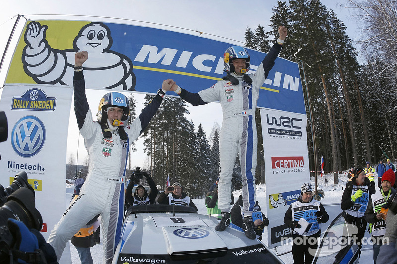 Vencedores Sébastien Ogier e Julien Ingrassia, Volkswagen Polo WRC, Volkswagen Motorsport celebrate