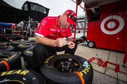 Earnhardt Ganassi Racing Chevrolet crew member prepares wheels