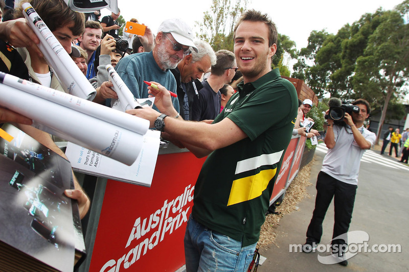 Giedo van der Garde, Caterham F1 Team signeert voor de fans