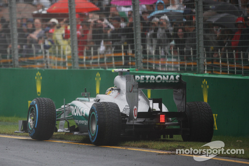 Lewis Hamilton, Mercedes AMG F1 W04 stops after a spin during qualifying, from which he recovered