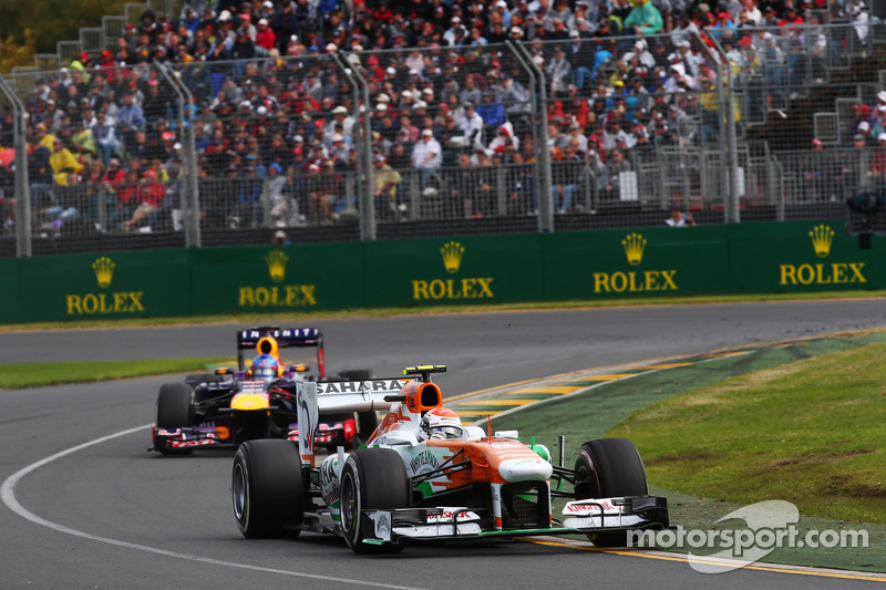 Adrian Sutil, Sahara Force India VJM06 voor Sebastian Vettel, Red Bull Racing RB9