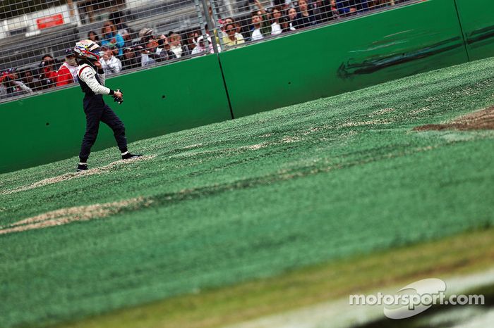 Pastor Maldonado, Williams FW35 se retira de la carrera