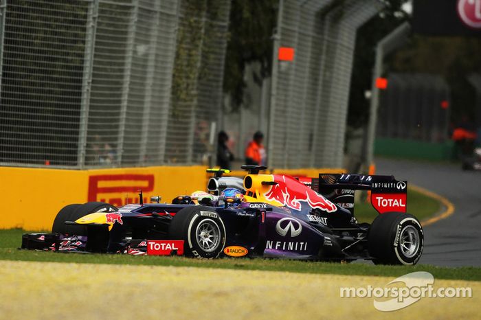 Sergio Pérez, McLaren MP4-28 y Sebastian Vettel, Red Bull Racing RB9