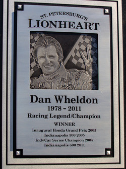 Dan Wheldon Memorial e a inauguração do círculo da cerimônia de vitória: detalhe