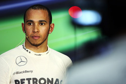 O terceiro colocado Lewis Hamilton, Mercedes AMG F1 na coletiva da FIA