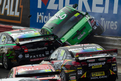 Big crash for David Reynolds, The Bottle O Racing