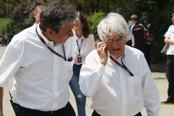 Pasquale Lattuneddu et Bernie Ecclestone (FOM)