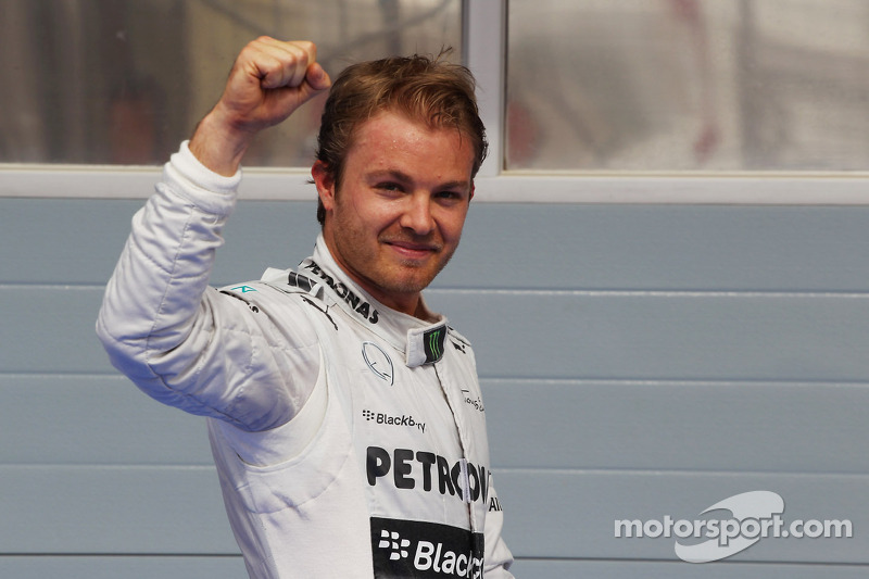 Ganador de la pole position Nico Rosberg, Mercedes AMG F1 celebra en parc ferme