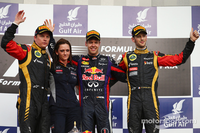 pódio: vencedor Sebastian Vettel, Red Bull Racing, segundo colocado Kimi Raikkonen, Lotus F1 Team, t