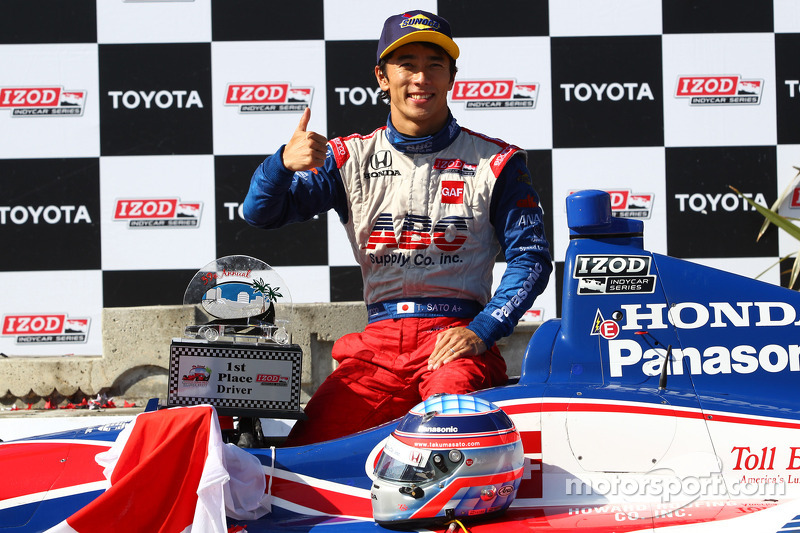 Victory circle: race winner Takuma Sato, A.J. Foyt Enterprises Honda