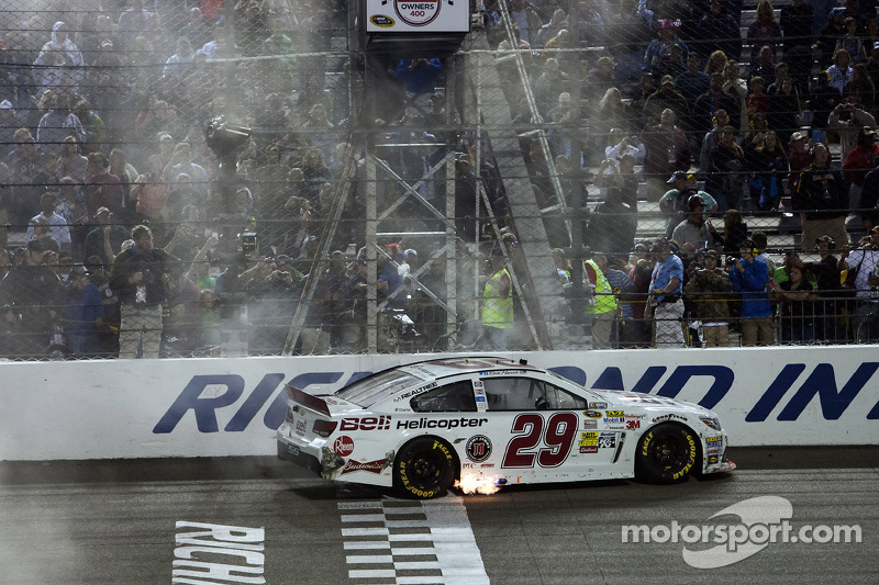 Race winner Kevin Harvick, Richard Childress Racing Chevrolet