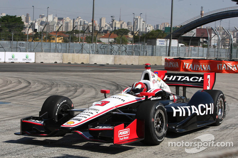 Único estreante a vencer duas Indy 500 seguidas (2001 e 2002)
