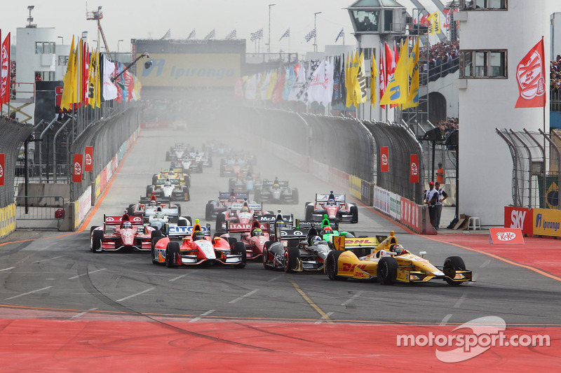 Start: Ryan Hunter-Reay, Andretti Autosport Chevrolet leads