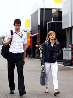 Toto Wolff, Mercedes AMG F1 Shareholder and Executive Director with his wife Susie Wolff, Williams Development Driver
