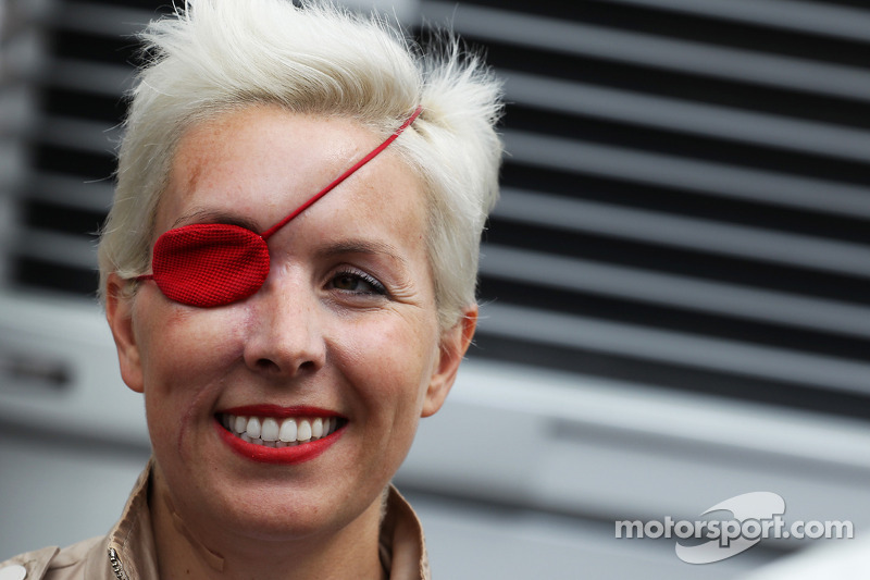 De Villota trägt Kopfverletzungen davon und verliert ihr rechtes Auge