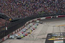 Start: Kurt Busch, Furniture Row Racing Chevrolet leads