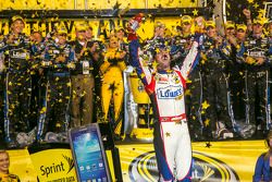 Victory lane: le vainqueur Jimmie Johnson, Hendrick Motorsports Chevrolet