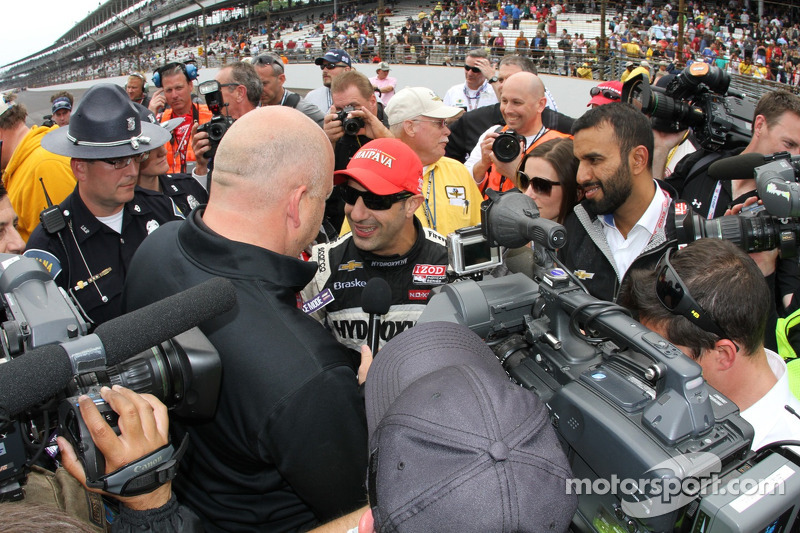 O vencedor Tony Kanaan