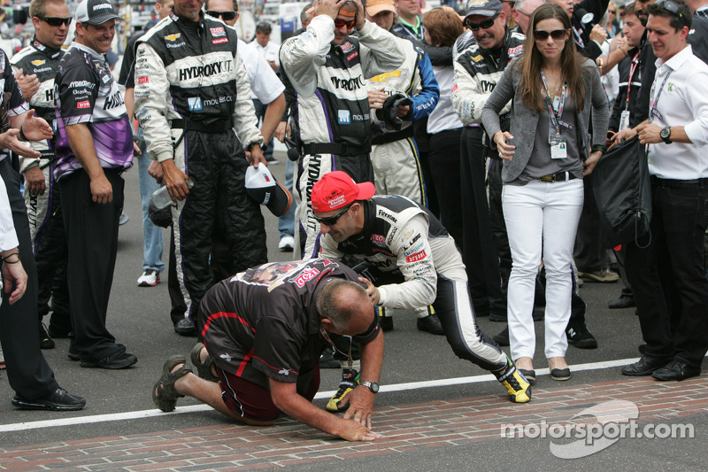 Race winner Tony Kanaan