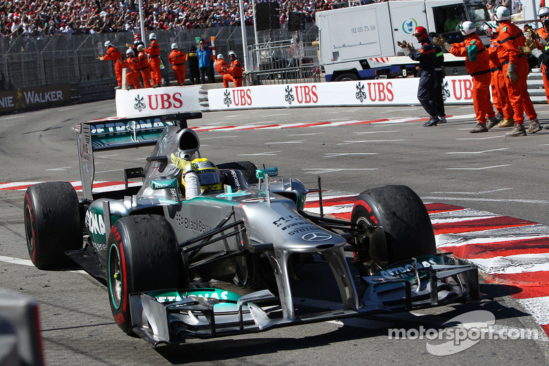 Mercedes, 2013: 171 pontos, duas vitórias, 6º no campeonato