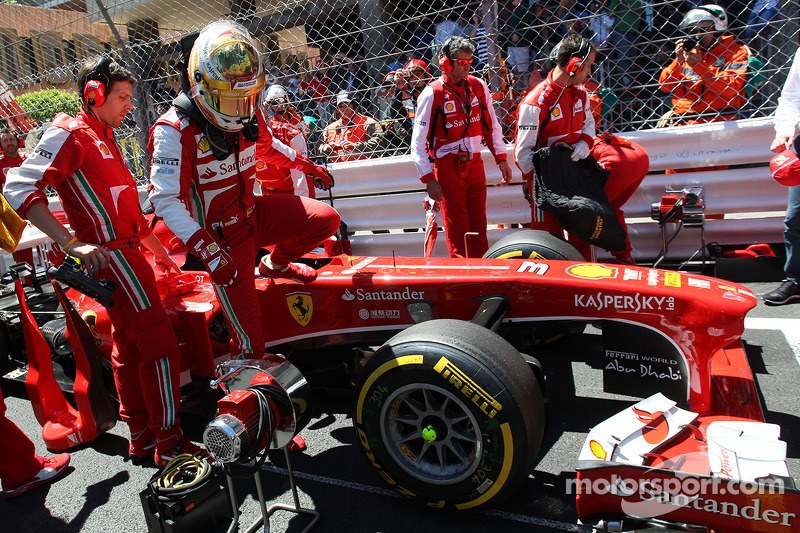 Fernando Alonso, Ferrari F138 no grid