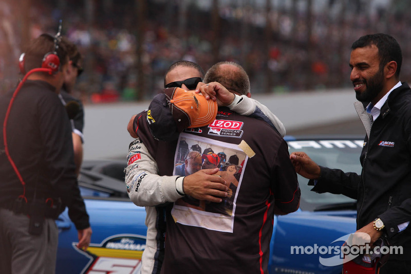 O vencedor Tony Kanaan, KV Racing Technology Chevrolet comemora