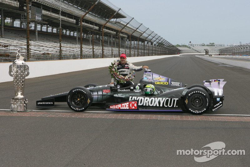 Sieger Tony Kanaan, KV Racing Technology Chevrolet celebrates