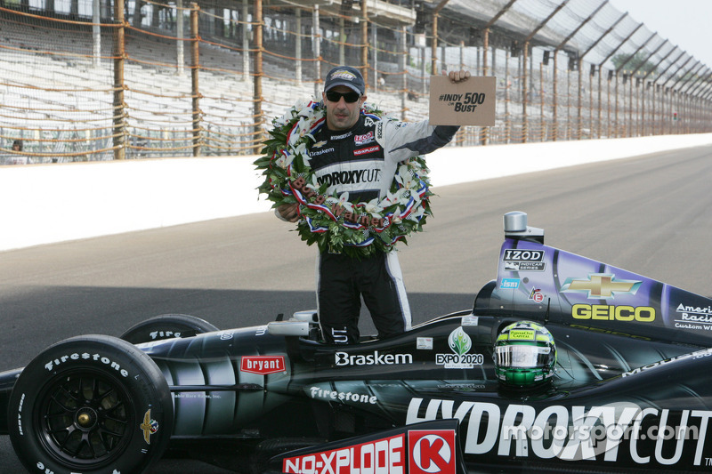 O vencedor Tony Kanaan, KV Racing Technology Chevrolet comemora