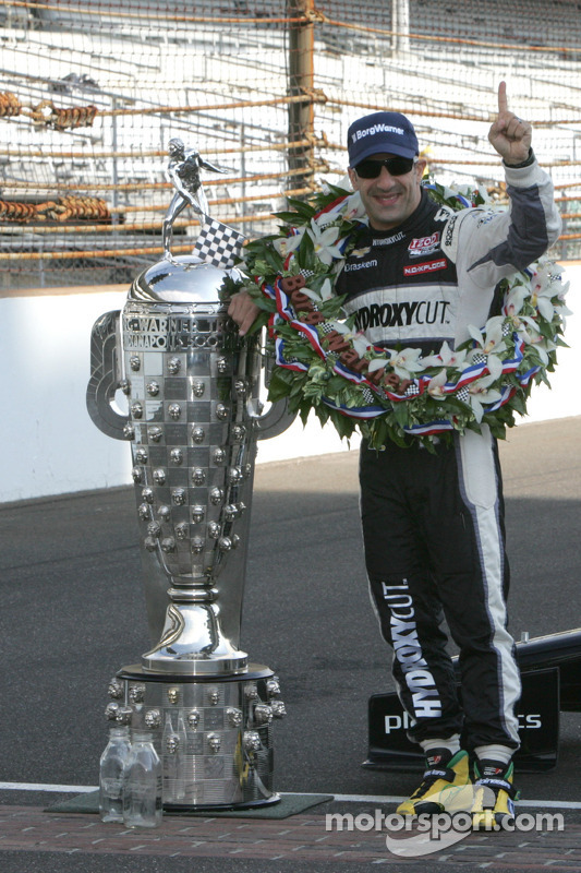 Race winner Tony Kanaan, KV Racing Technology Chevrolet celebrates