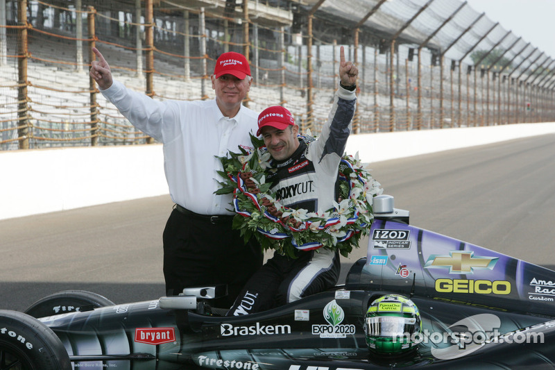 Race winner Tony Kanaan, KV Racing Technology Chevrolet celebrates