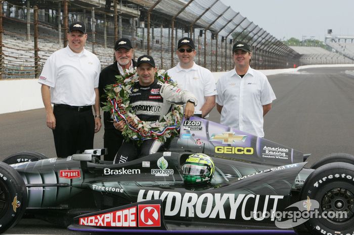 O vencedor Tony Kanaan, KV Racing Technology Chevrolet comemora