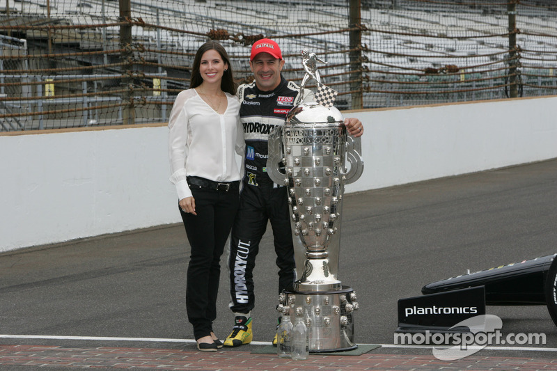 O vencedor Tony Kanaan, KV Racing Technology Chevrolet comemora