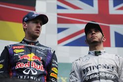 Podio: ganador de la carrrera Sebastian Vettel, Red Bull Racing  terecr lugar Lewis Hamilton, Merced