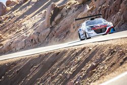 Sébastien Loeb testa o Peugeot 208 T16 at Pikes Peak