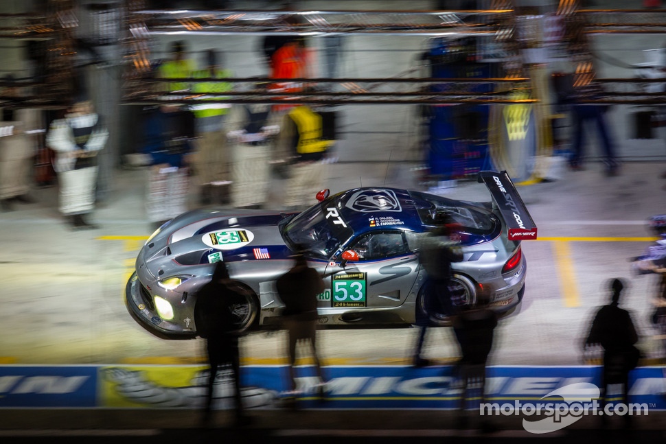 Pit stop for #53 SRT Motorsports Viper SRT GTS-R: Ryan Dalziel, Dominik Farnbacher, Marc Goossens