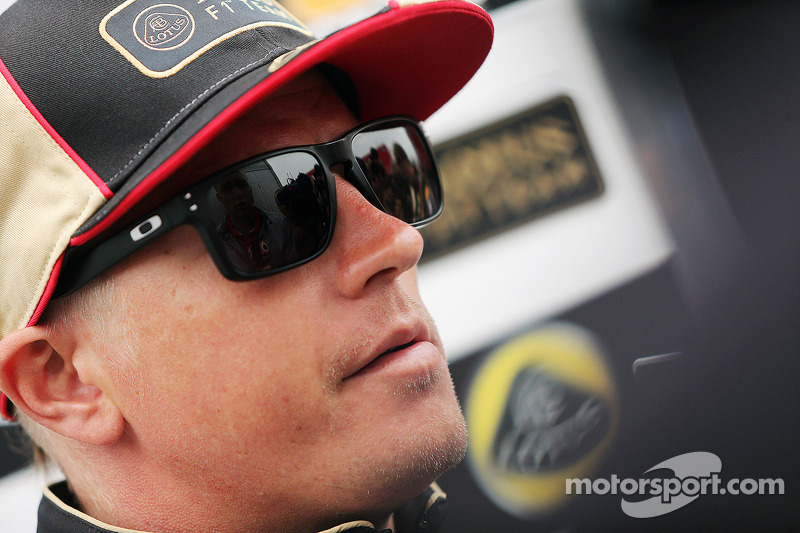 Kimi Raikkonen ficou de fora das duas últimas corridas da temporada de 2013. O finlandês alegou problemas nas costas e se submeteu a uma cirurgia.